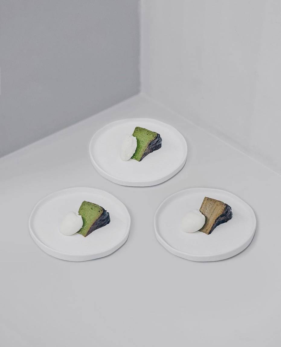 Matcha burnt cheesecakes