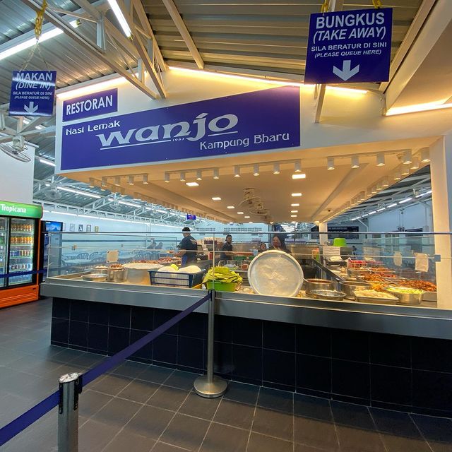 the counter of a nasi lemak restaurant