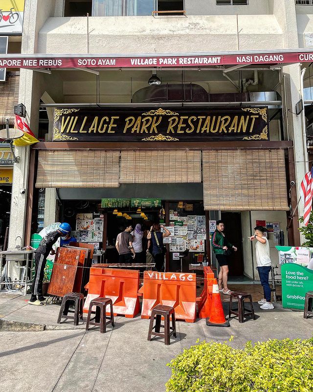 the storefront of a nasi lemak restaurant