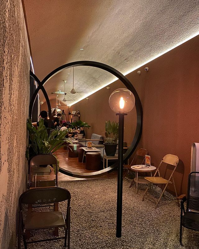 the interior design of a cocktail bar