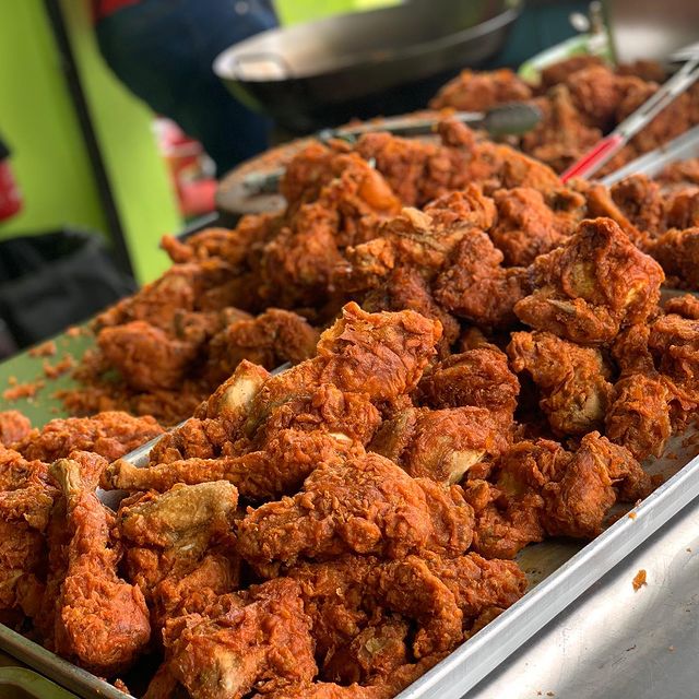a tray of fried chicken