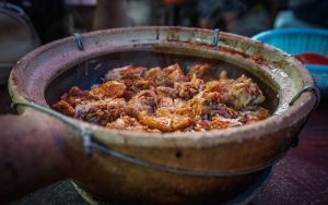 claypot chicken rice served hot