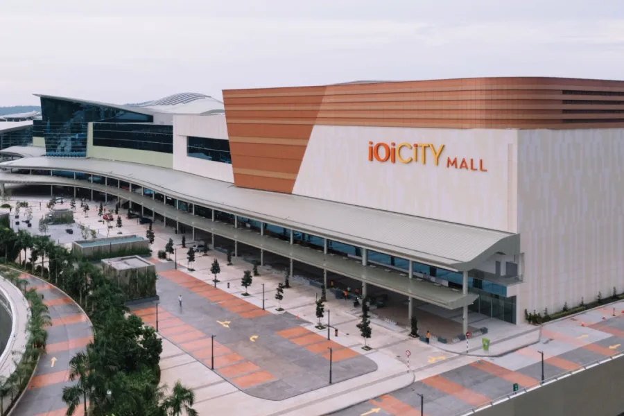a building with the signage, IOI City Mall